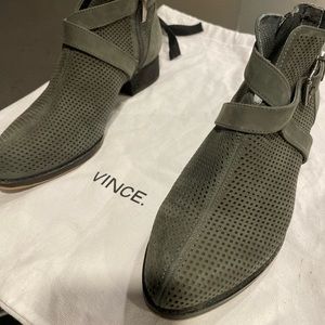 Vince grey boots size 6